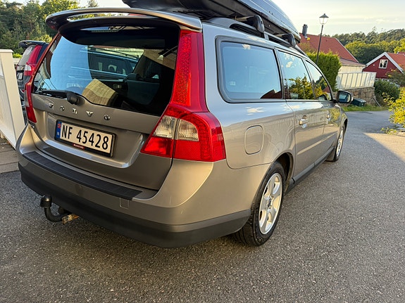 Volvo V70 3 of 22