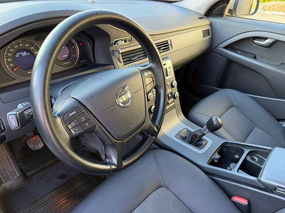 Volvo V70 14 of 22