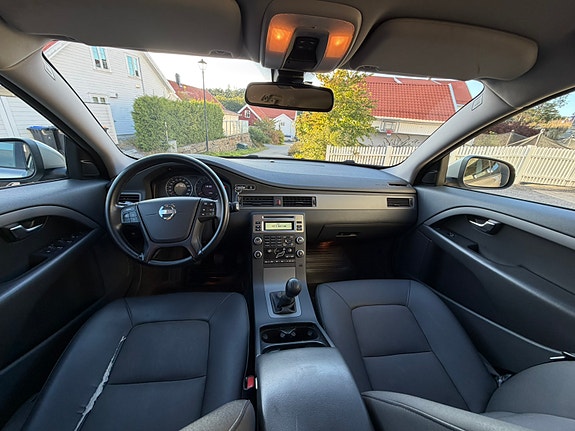 Volvo V70 12 of 22