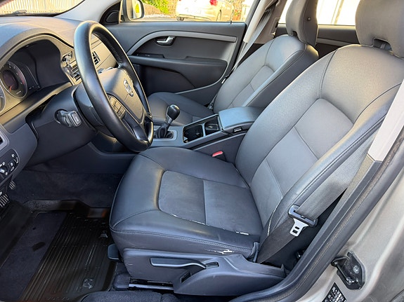Volvo V70 13 of 22