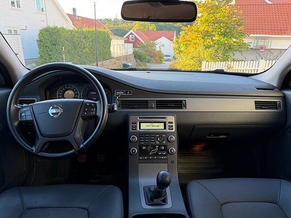 Volvo V70 9 of 22