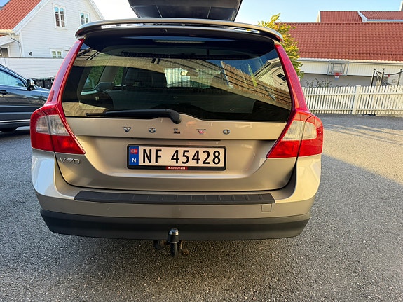 Volvo V70 4 of 22