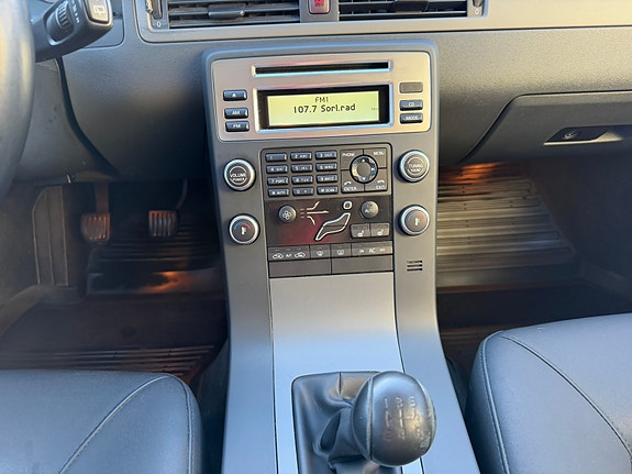 Volvo V70 10 of 22