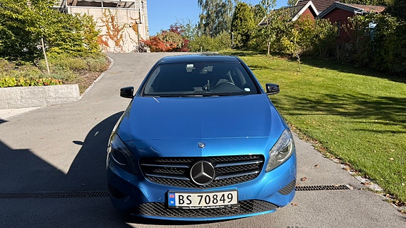 Mercedes-Benz A180 d 2 of 15