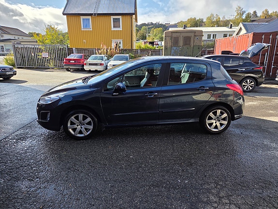 Peugeot 308 3 of 14