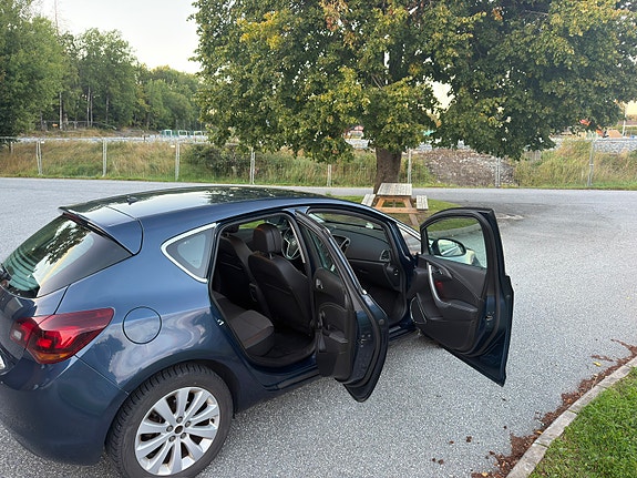 Opel Astra 15 of 28