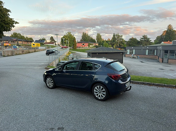 Opel Astra 3 of 28