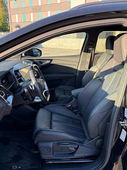 Audi Q4 e-tron 11 of 23