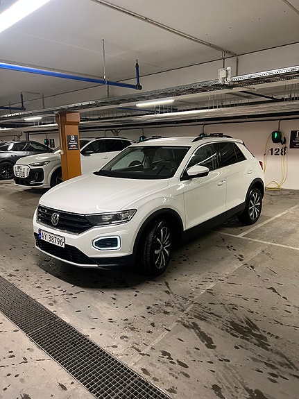 Volkswagen T-Roc 2 of 7