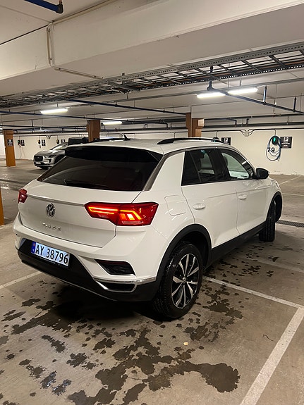 Volkswagen T-Roc 3 of 7