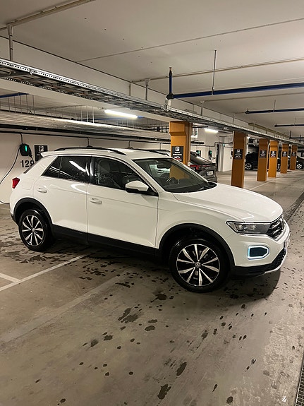 Volkswagen T-Roc 4 of 7