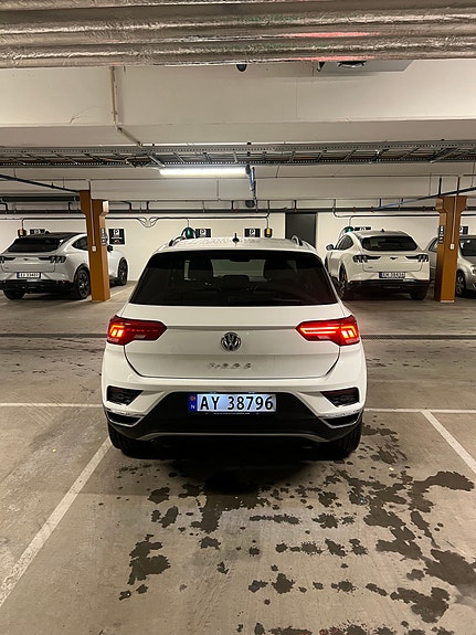 Volkswagen T-Roc 5 of 7