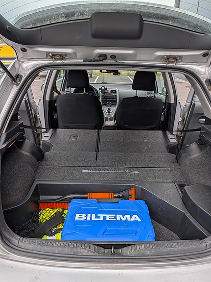 Toyota Auris 8 of 13