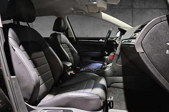 Volkswagen Golf VII 12 of 20