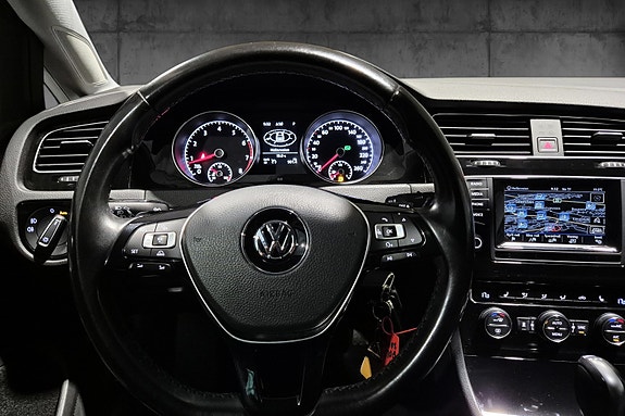 Volkswagen Golf VII 11 of 20
