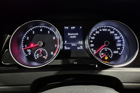 Volkswagen Golf VII 17 of 20