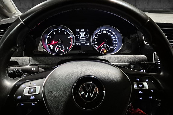 Volkswagen Golf VII 19 of 20