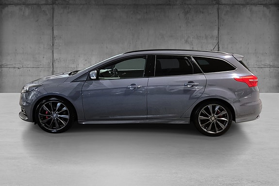 Ford Focus 2 of 22