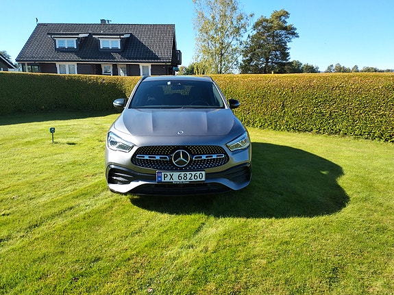 Mercedes-Benz GLA250 e 2 of 15