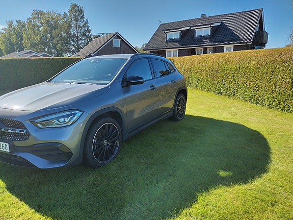 Mercedes-Benz GLA250 e 3 of 15