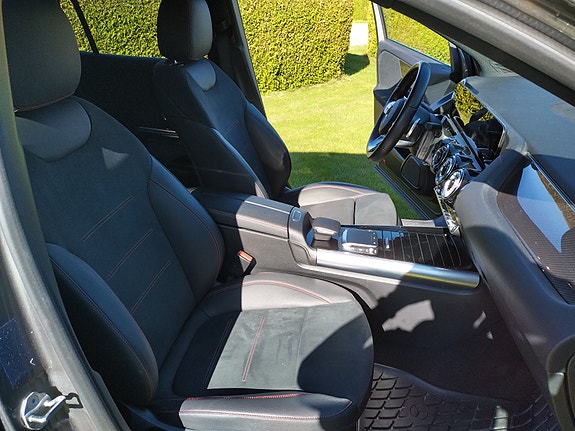 Mercedes-Benz GLA250 e 8 of 15