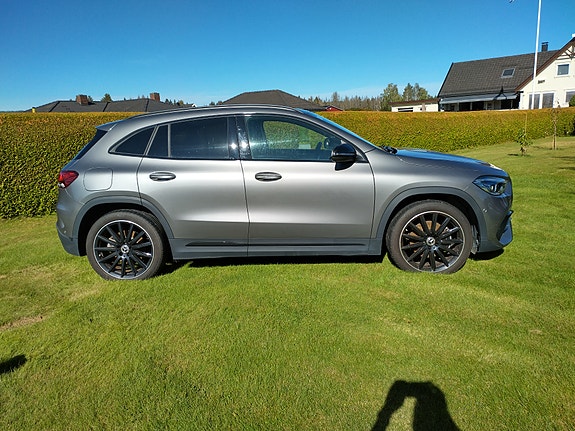 Mercedes-Benz GLA250 e 4 of 15