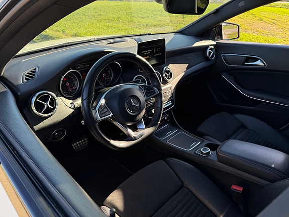 Mercedes-Benz CLA220 d 11 of 14