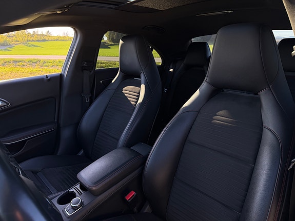 Mercedes-Benz CLA220 d 10 of 14