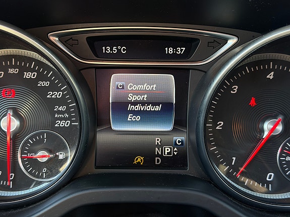 Mercedes-Benz CLA220 d 13 of 14