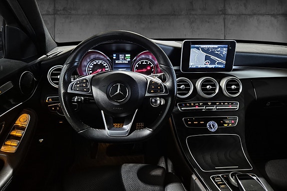 Mercedes-Benz 12 of 22