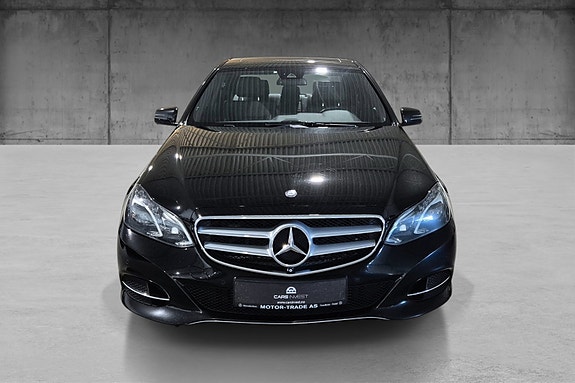 Mercedes-Benz 220 D 8 of 19