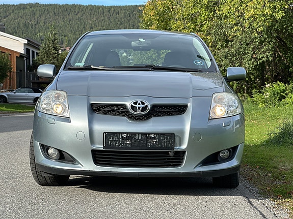 Toyota Auris 11 of 30