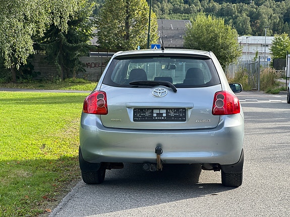 Toyota Auris 16 of 30