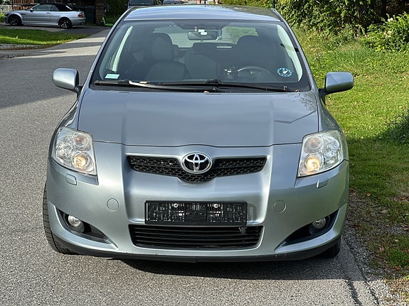 Toyota Auris 10 of 30