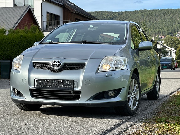 Toyota Auris 9 of 30