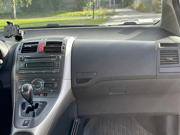 Toyota Auris 24 of 30