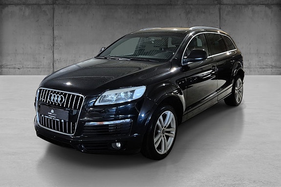 Audi Q7 2 of 22