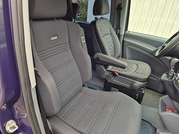 Mercedes-Benz Vito 111 11 of 16