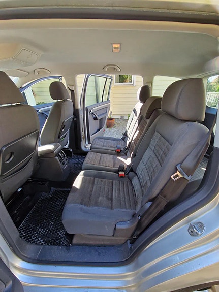Volkswagen Touran 6 of 13