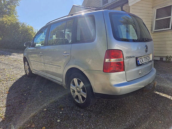 Volkswagen Touran 3 of 13