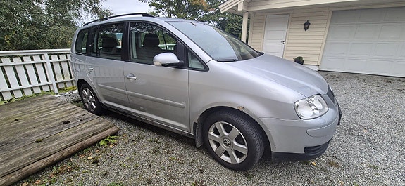Volkswagen Touran 9 of 13