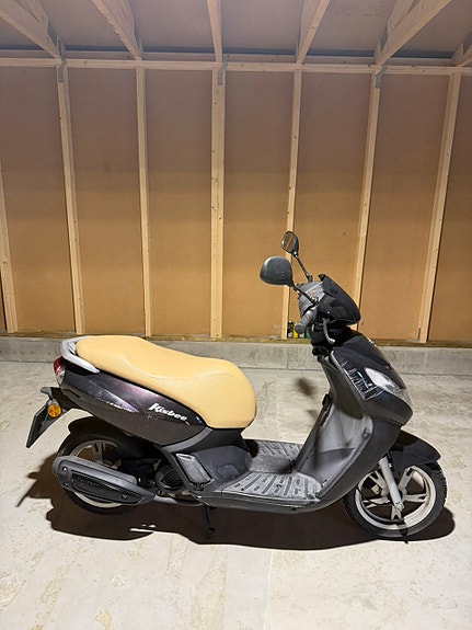 Peugeot Kisbee 2 of 12