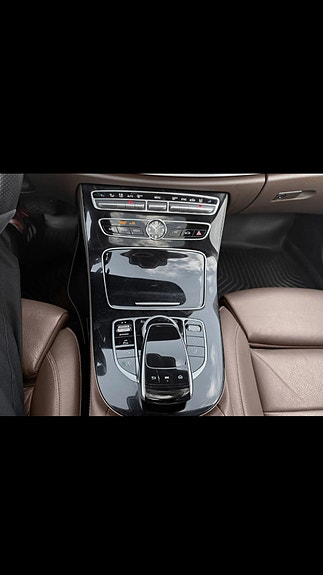 Mercedes-Benz E220 d 27 of 30