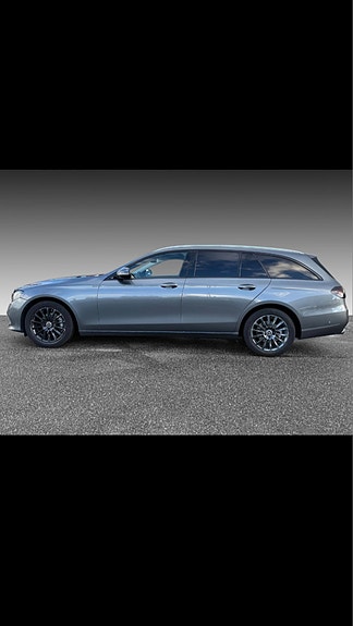 Mercedes-Benz E220 d 2 of 30
