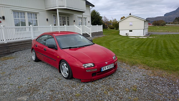 Mazda 323F 5 of 16