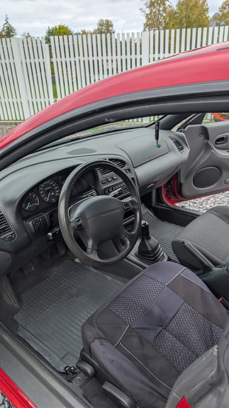Mazda 323F 10 of 16
