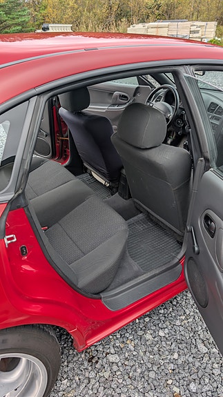 Mazda 323F 14 of 16