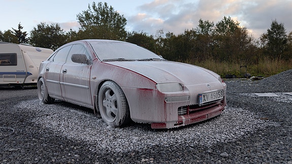 Mazda 323F 7 of 16