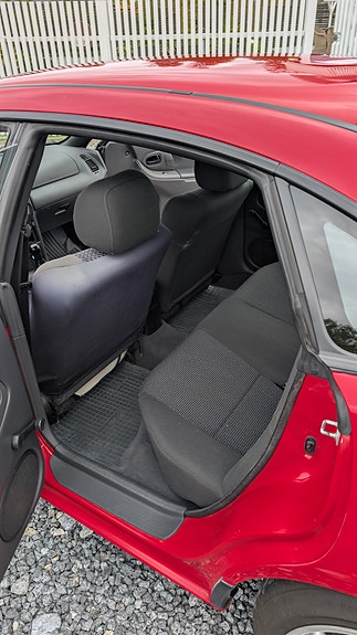 Mazda 323F 13 of 16