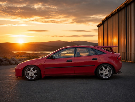 Mazda 323F 9 of 16
